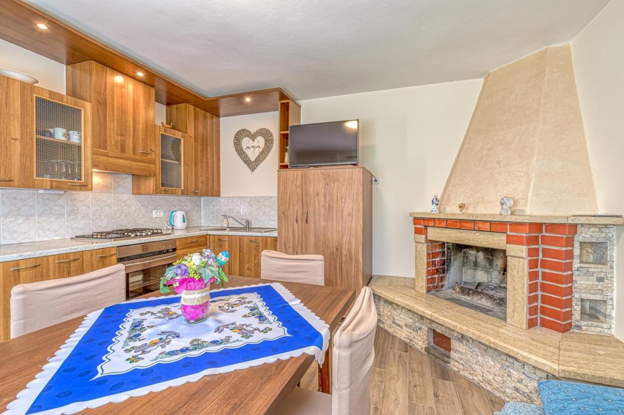 Apartment Flores Stari Pazin Luaran gambar