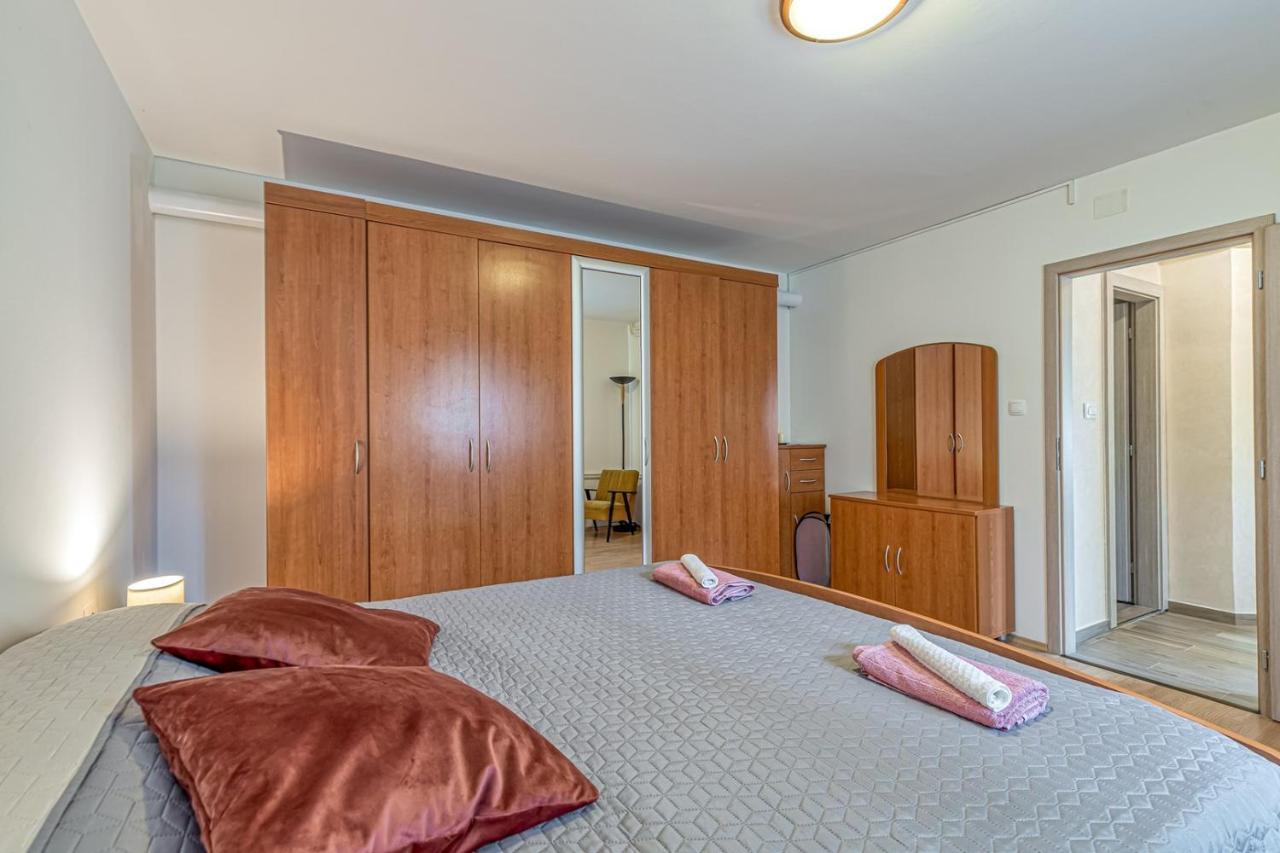 Apartment Flores Stari Pazin Luaran gambar