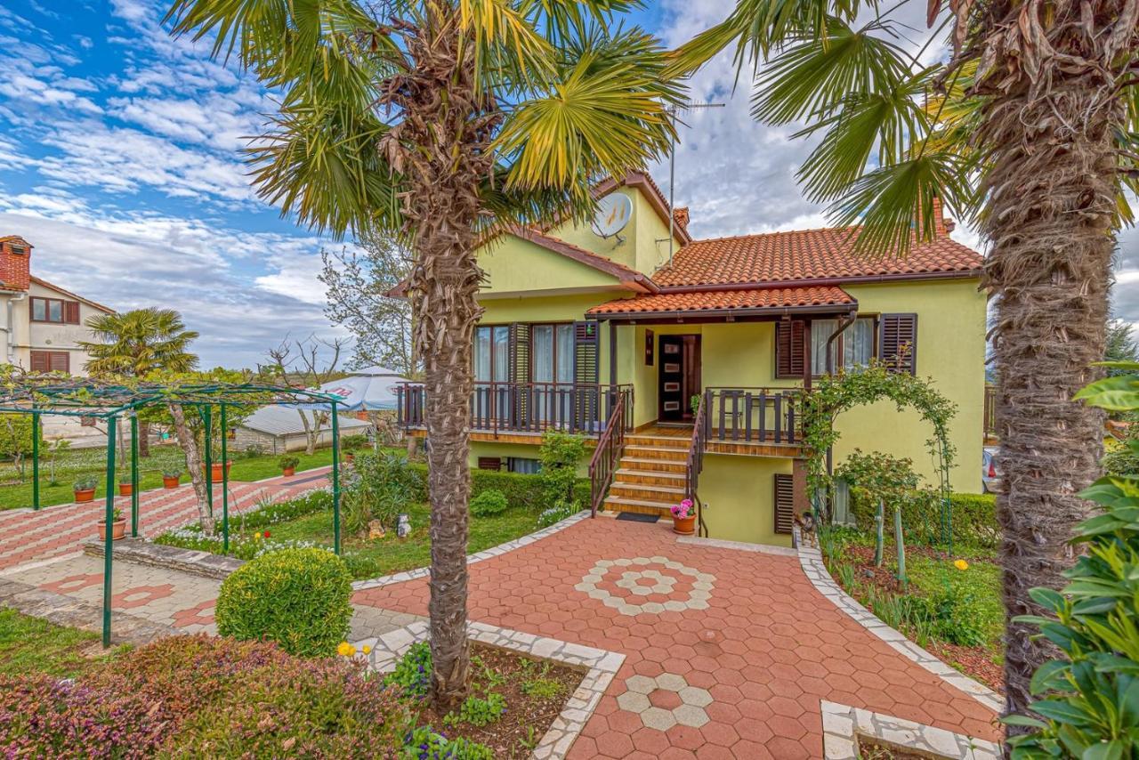 Apartment Flores Stari Pazin Luaran gambar