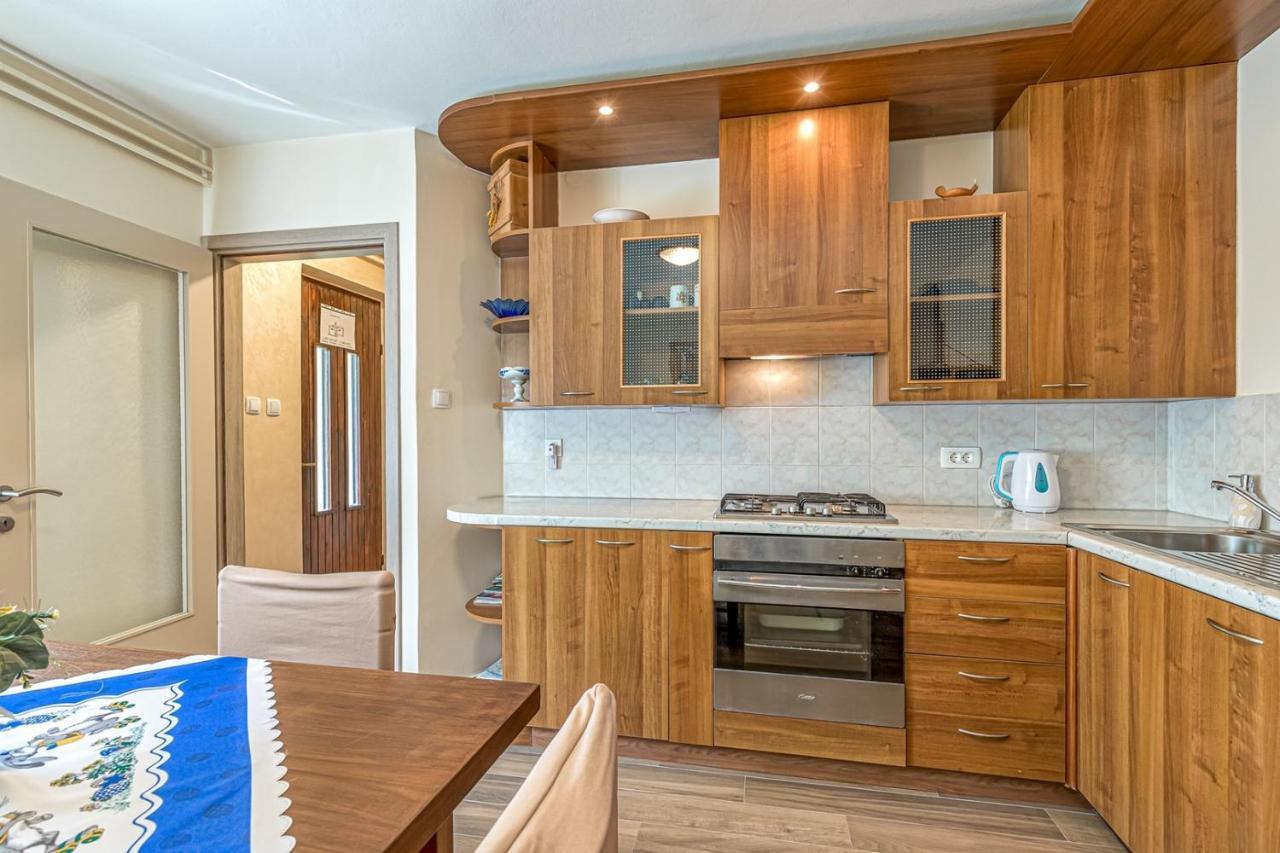 Apartment Flores Stari Pazin Luaran gambar